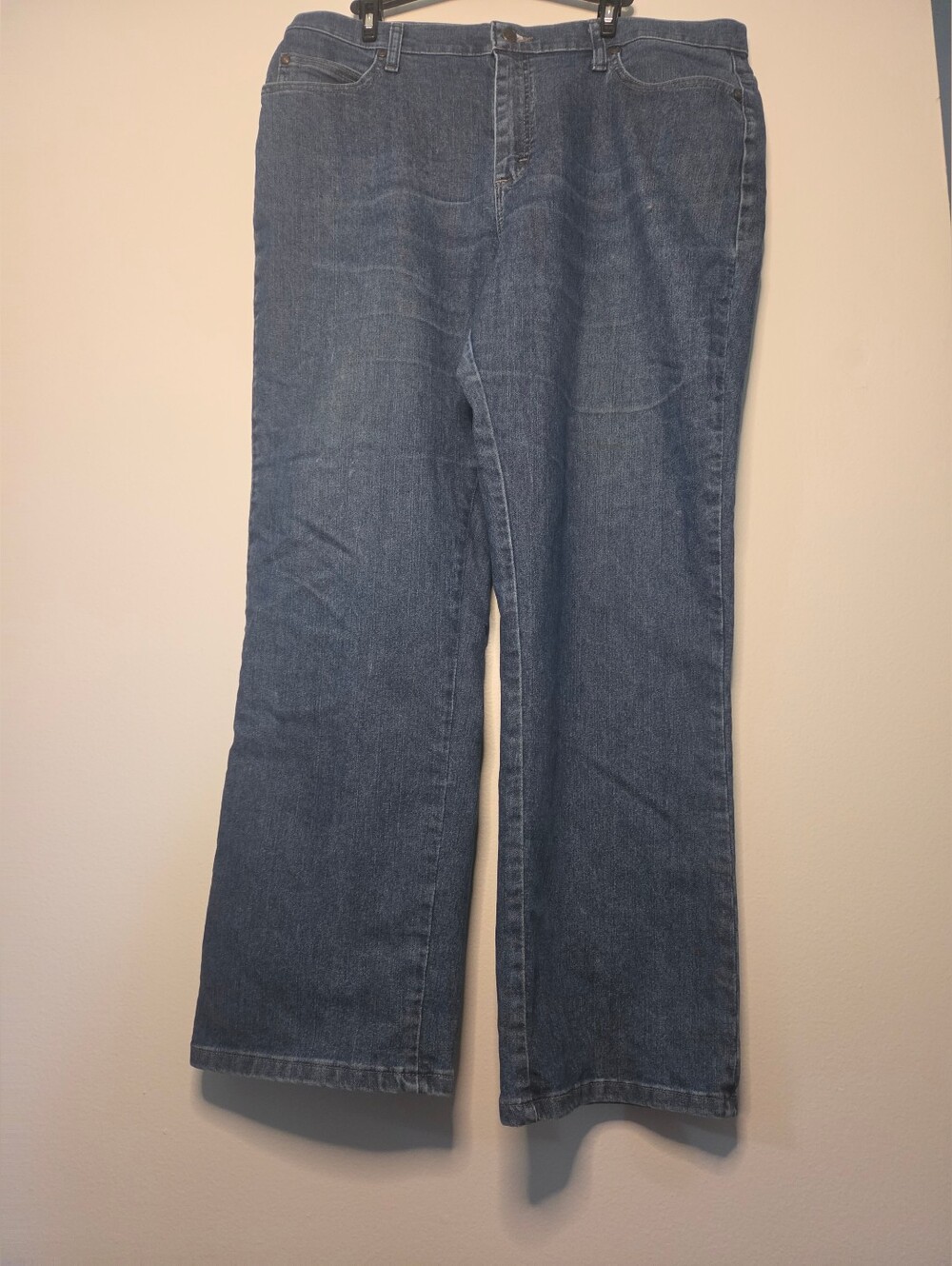 Classic Lee Women's Trendy Relaxed Fit Straight-Leg Jeans